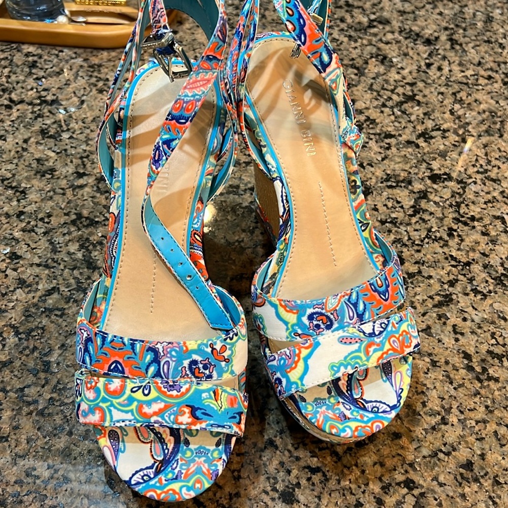 Gianni Bini Women Marli blue multi Platform Wedges shoes size 6.5 in box
